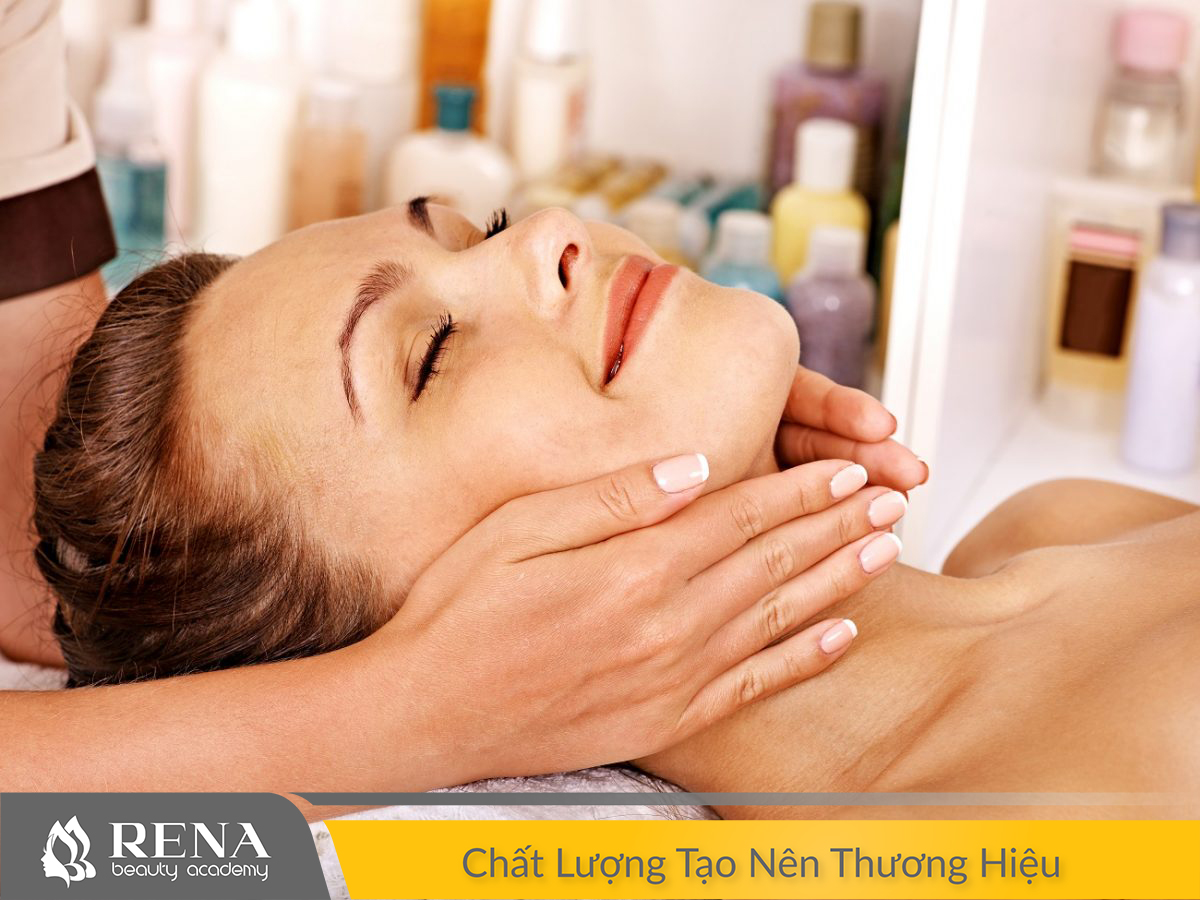 Cách chăm sóc da tay cho Kỹ thuật viên spa