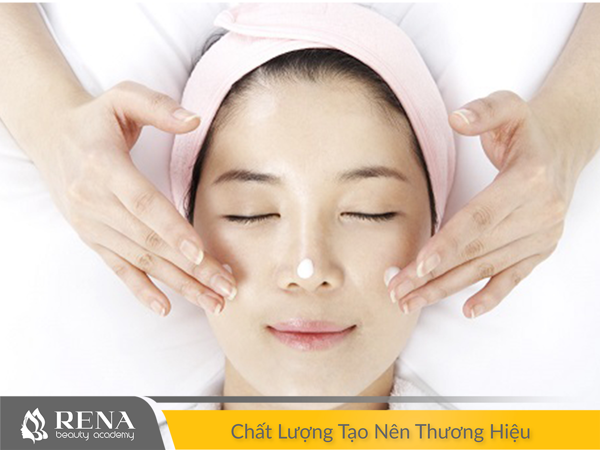 Cleansing Face đóng vai trò như thế nào trong bước chăm sóc da mặt 