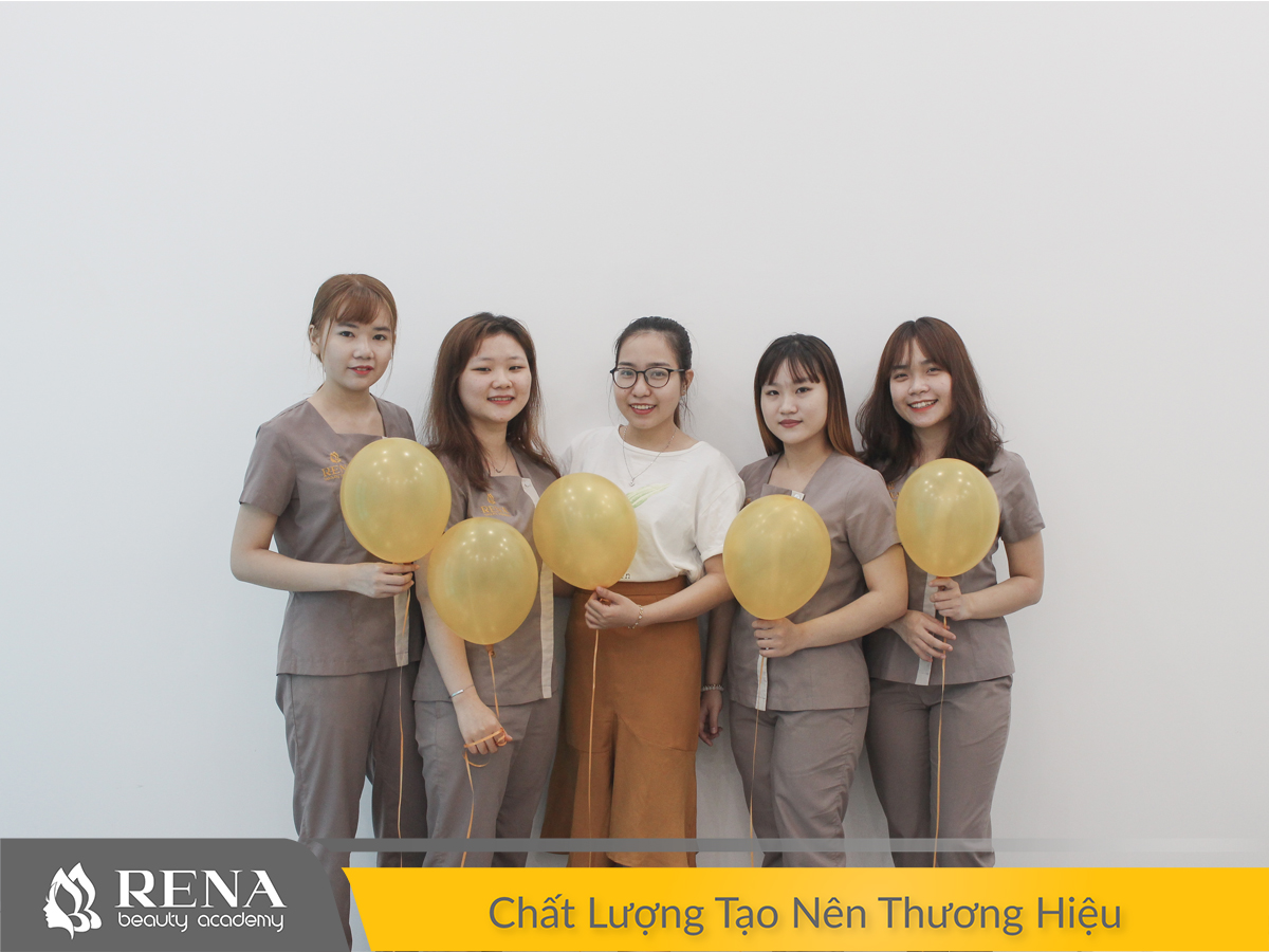 Giải đáp thắc mắc khi học nghề spa tại Rena Beauty Academy