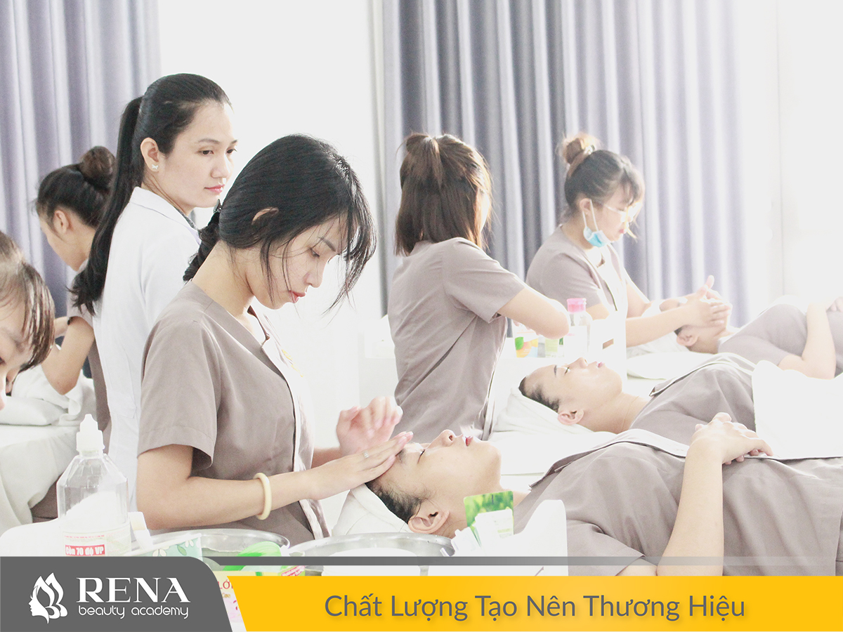  Massage mặt trong Facial đóng vai trò quan trọng như thế nào? 