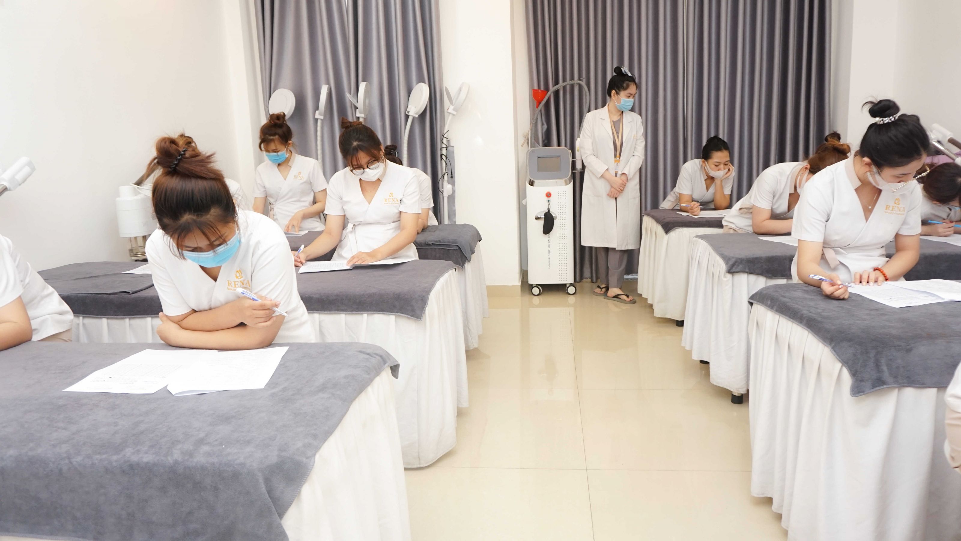 Kỳ thi Kỹ thuật viên Spa K40